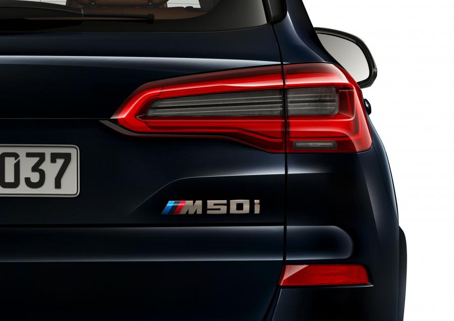 Детали экстерьера BMW X5 M50i (G05) 2019 года  (WW) (фото 4 из 4)